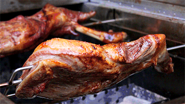 宴羊·藏书羊肉·烤羊腿02营业时间:周一至周日09:30-01:30德律:0510