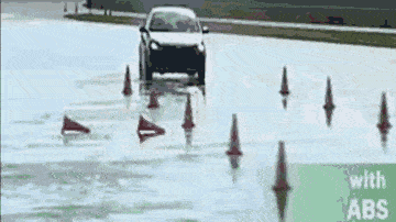 【交通小常识】踩刹车也有大讲究，这些常用技巧请收好-小辉娱乐网