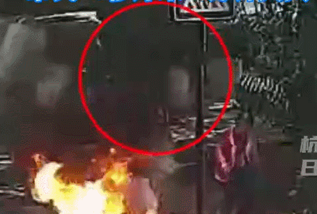 一年起火爆炸1.8万起！电动自行车行业迎来全国性新规-小辉娱乐网