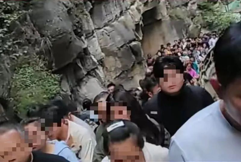 游客集体喊退票！知名景区致歉-小辉娱乐网