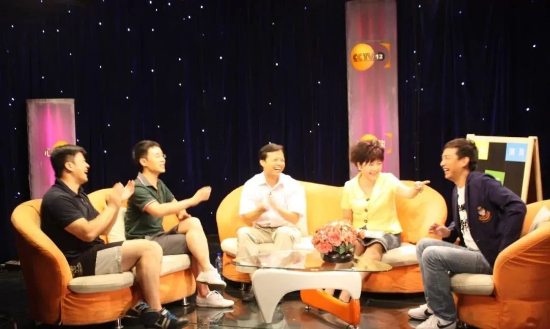 一位班主任的大实话：长大有本事的女孩，妈妈都有这个共同点（父母再忙也要看）