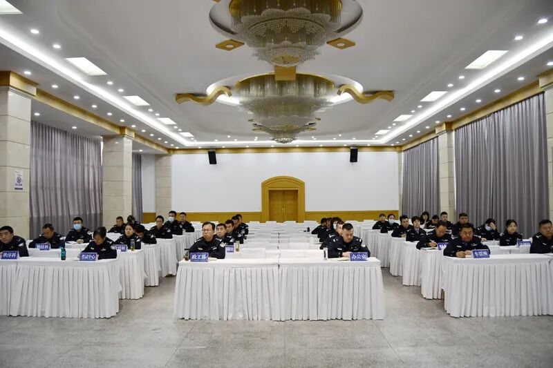 全市道路交通安全形势研判暨“冬季攻势”集中攻坚月行动推进会召开-小辉娱乐网