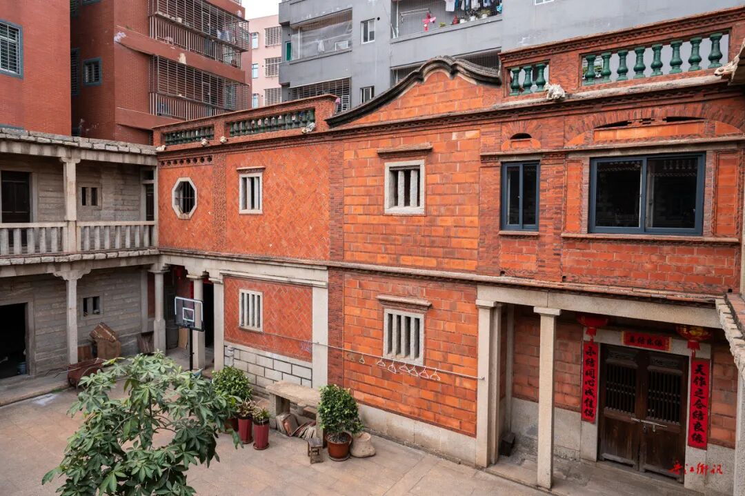 侨乡晋江故事多丨不改其乐梦故园 两代贤人耀乡里——走进安海内市南里10号-小辉娱乐网