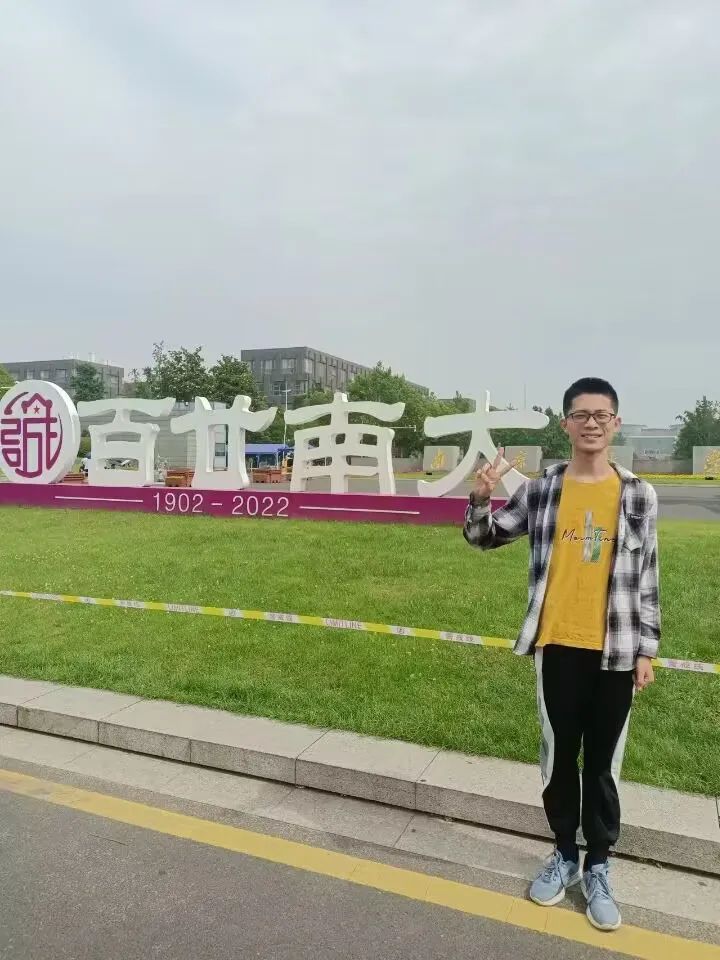 江苏省苏州实验中学朱方政:羁于风雪的旅者啊，你所信仰的春天已归来了！