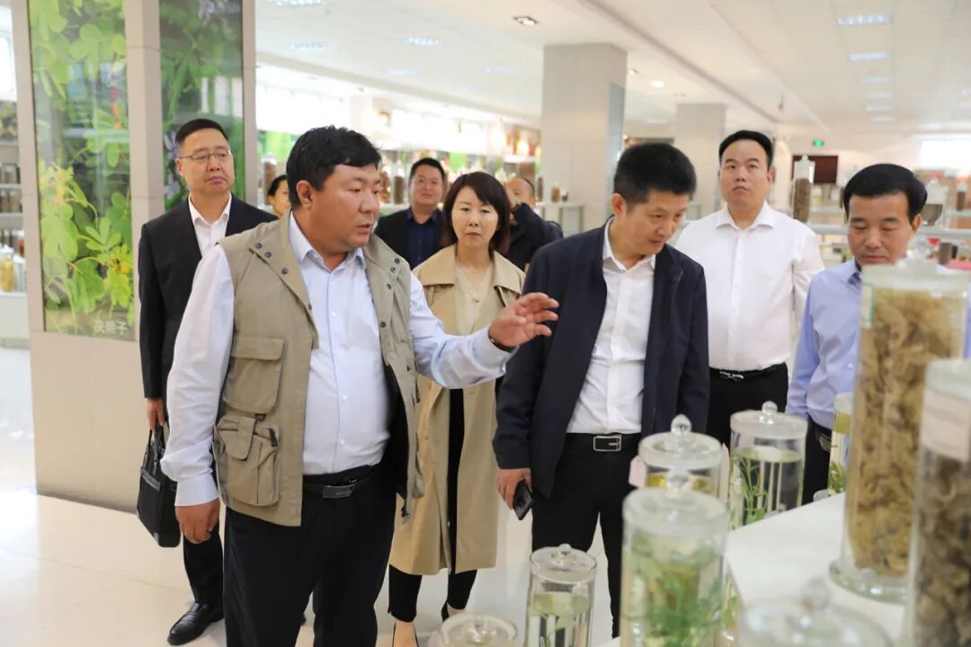 一方制药总经理张军赴陕西中医药大学考察交流-小辉娱乐网