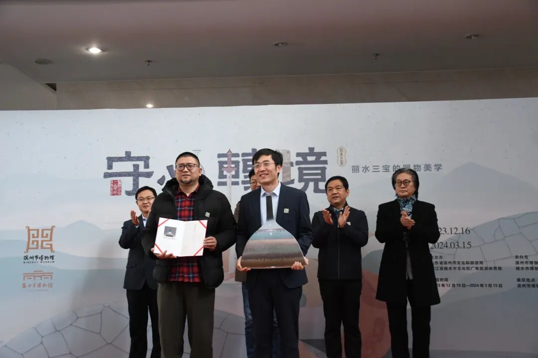 滨州市民有眼福了！龙泉青瓷、龙泉宝剑、青田石雕“丽水三宝”亮相市博物馆-小辉娱乐网