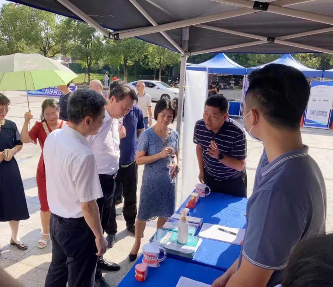 湖科口腔助力2023年咸宁市全国科普日启动