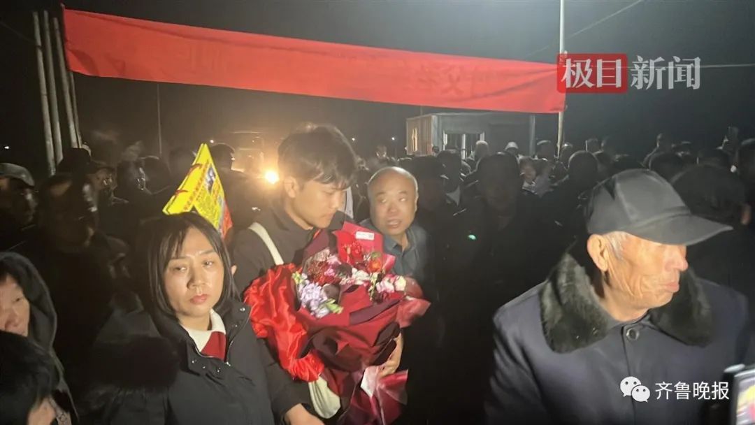 亿万富翁寻回被拐25年的儿子：想好好补偿他-小辉娱乐网