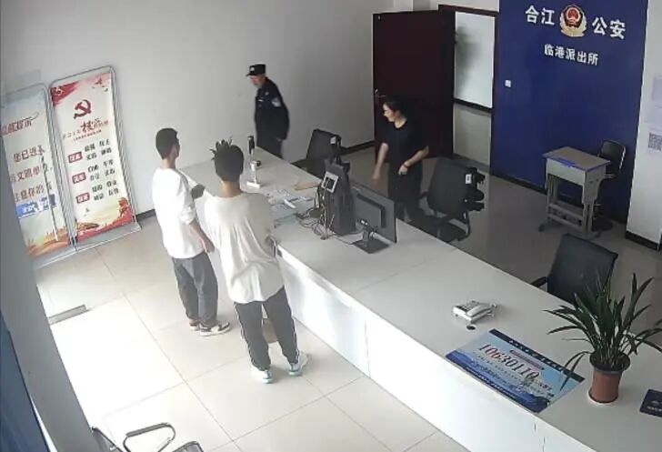 萌趣又正义！泸州警方救下麂鹿、猫头鹰、黑熊等多种野生动物-小辉娱乐网