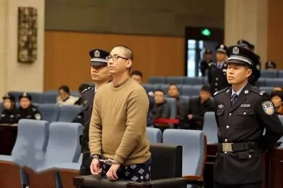 9岁儿子被连捅12刀去世，他不索赔，不接受道歉，在殡仪馆守了半年……-小辉娱乐网