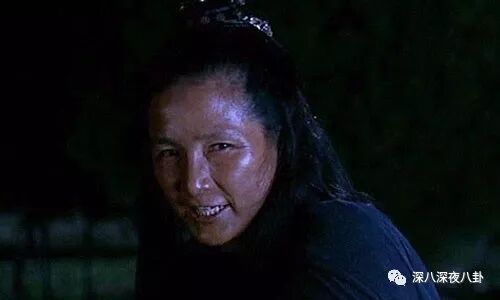 能打的,之前李安导演的《卧虎藏龙》里教坏玉娇龙的碧眼狐狸还记得吧?