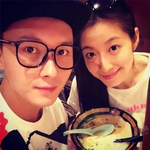 到底离没离王浩信再夺tvb视帝妻子现场表情意味深长两度发文却只字不