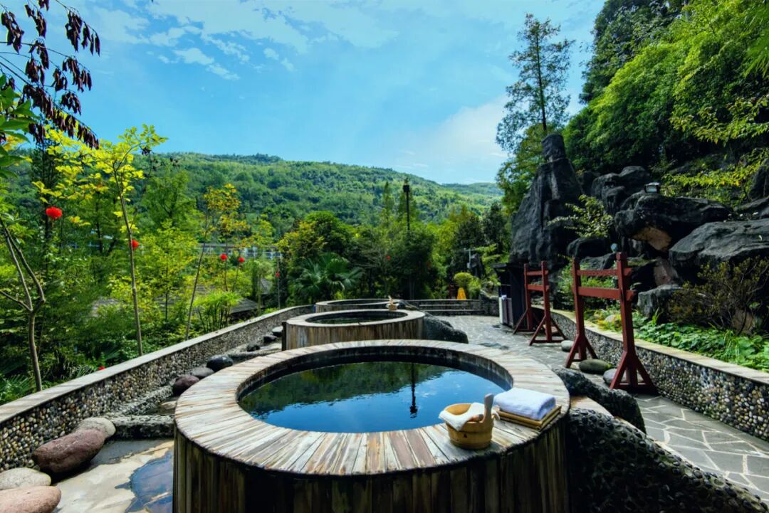 跟着安逸听曲喝茶,玩转冬游四川-小辉娱乐网