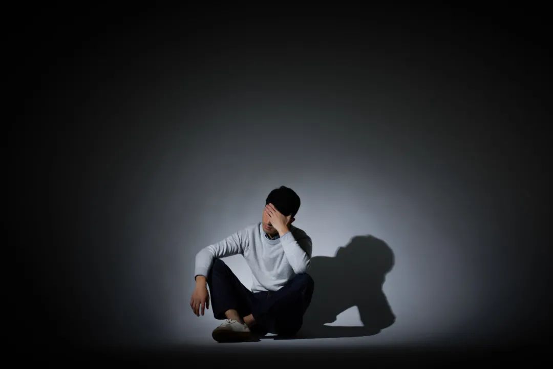 肝病都是拖出来的，一旦晨起有4个表现，是肝在“求救”，别大意