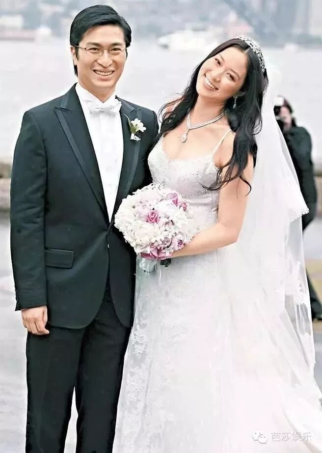 12年连生4胎,这个人人羡慕的"千亿媳妇",是人生赢家还是"生育机器"?