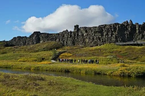 这也是权游剧中猎狗和丽人布蕾妮大战的艾林谷,旅客也能够在此找到