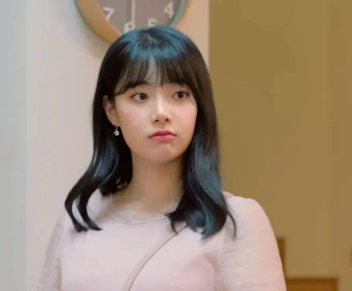 据韩媒报道,去年因卷入校园排挤,队内霸凌等一系列争议事件的李娜恩