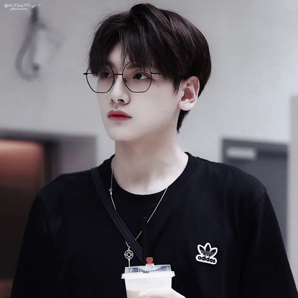 头像总有个人一换语气和你说话你就觉得世界都塌了