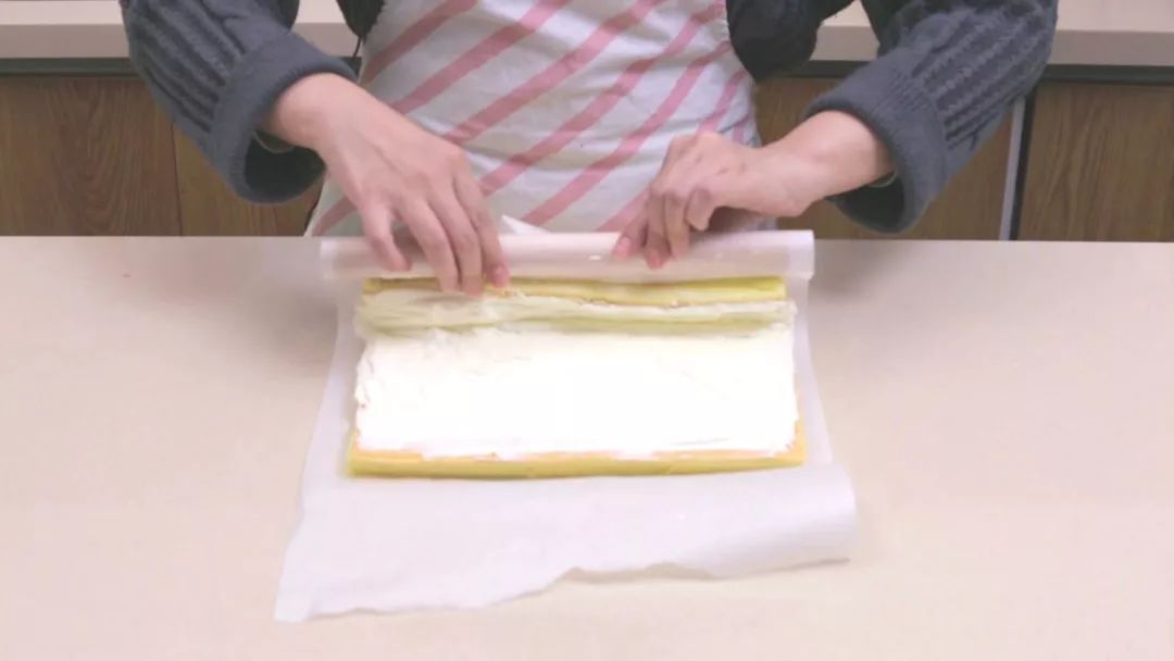 零失敗教程教你做不開裂不塌陷的基礎蛋糕卷，美觀又好吃~丨原味瑞士卷