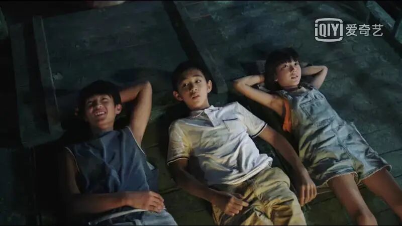 隐秘的角落坏小孩的背后站着谁