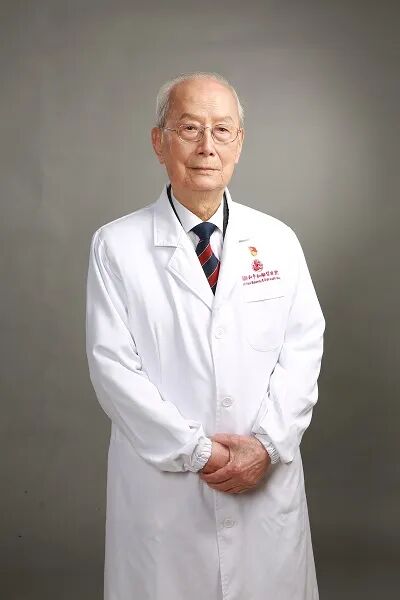 103岁“神仙”老中医分享长寿秘诀：脑子简单点，做人戆一点啦！