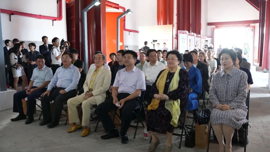 蓝色光标与北京中轴线基金会签署战略合作协议，助力北京中轴线文化遗产传承和活化利用
