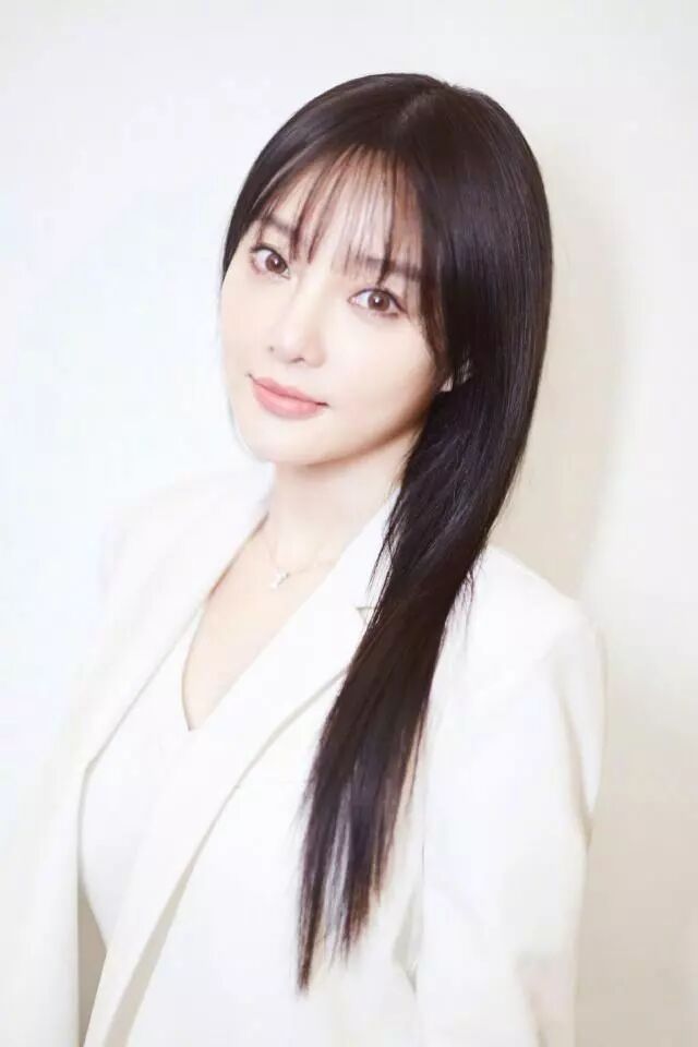 夜宿门事件15个月后李小璐胜诉获赔5万pgone和女歌手亲密同框