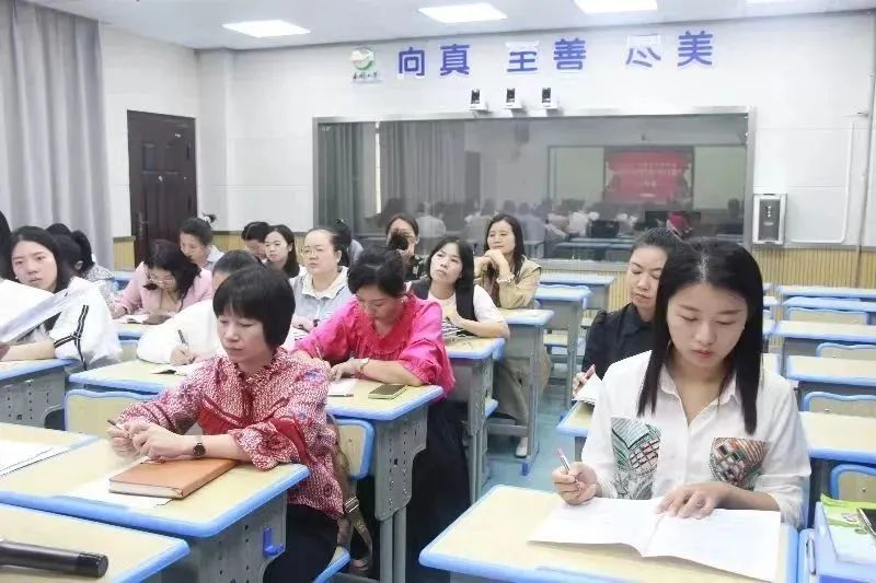 【杏园新课标·拾穗者】扬帆起航正当时，推门听课促成长