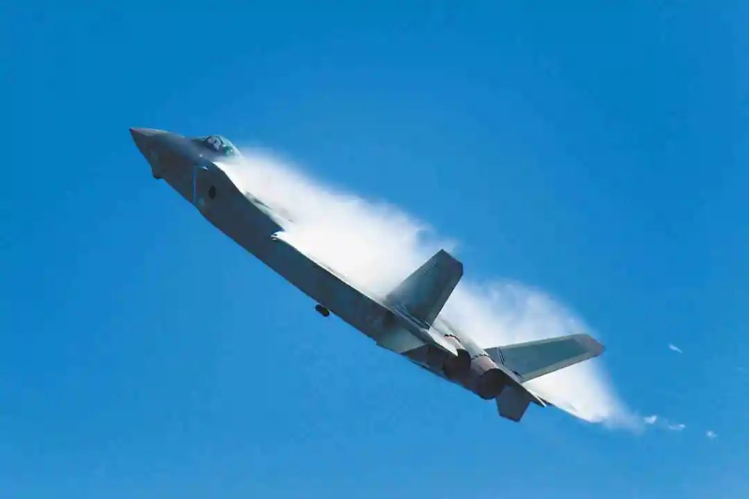 歼-20首飞十年，期待下个X-20