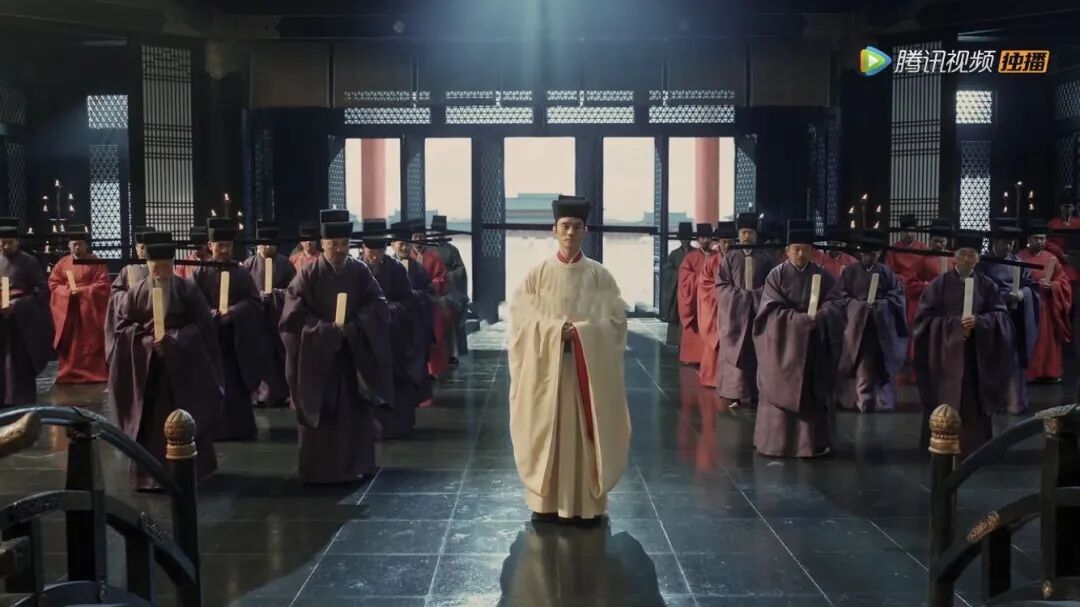 用处就跟观众猜的那样,防止百官上朝时窃窃私语,损坏礼貌.