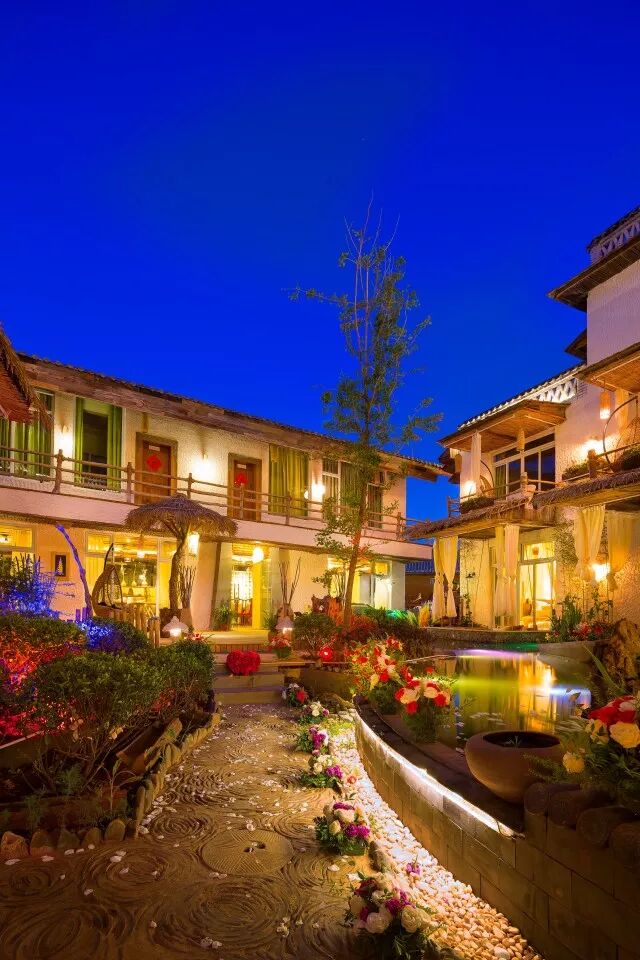 夏季均温25°,位居头牌避暑地,这家民宿有巅峰仙气!