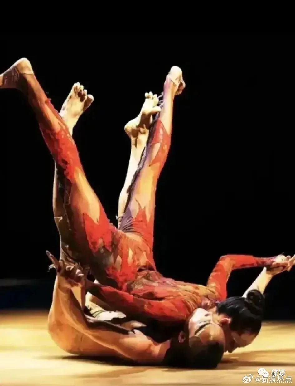 懵了！64岁的舞王杨丽萍，涉黄？？-小辉娱乐网