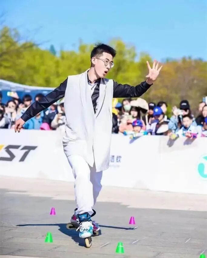 【要闻速递】定西男孩王宇轩获世锦赛冠军