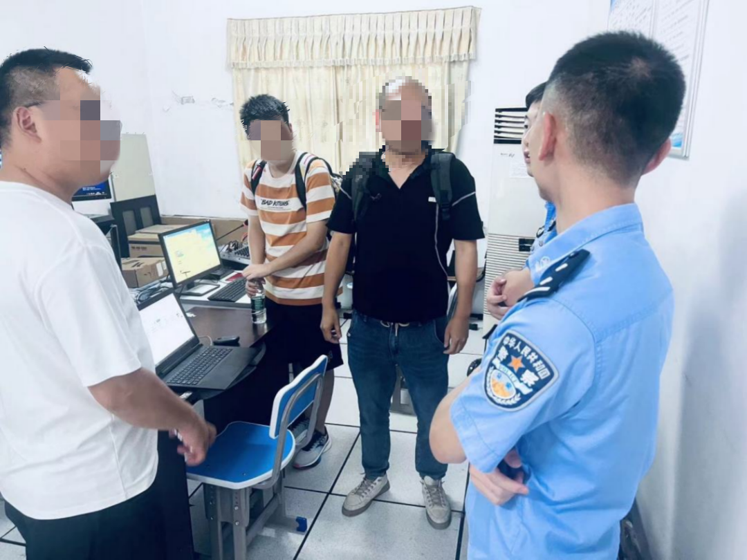 @各学校，赶快检查一下你们的路由器安全吗?