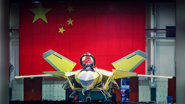 美媒推测：中国歼-20双座型即将出现，多一名飞行员好处太大!