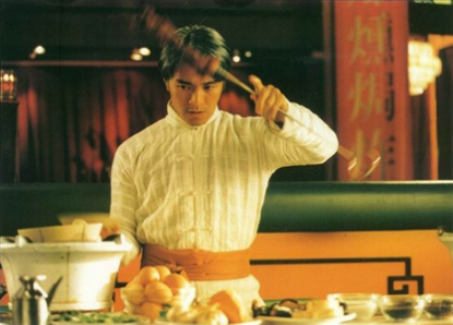 周星驰饰演的史蒂芬·周,从一代良庖沉溺庙街,在古惑仔们的匡助下从新