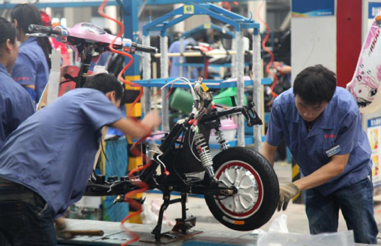 一年起火爆炸1.8万起！电动自行车行业迎来全国性新规-小辉娱乐网