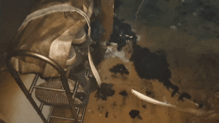 卧床吸烟引燃！益阳一居民家卧室被烧得面目全非