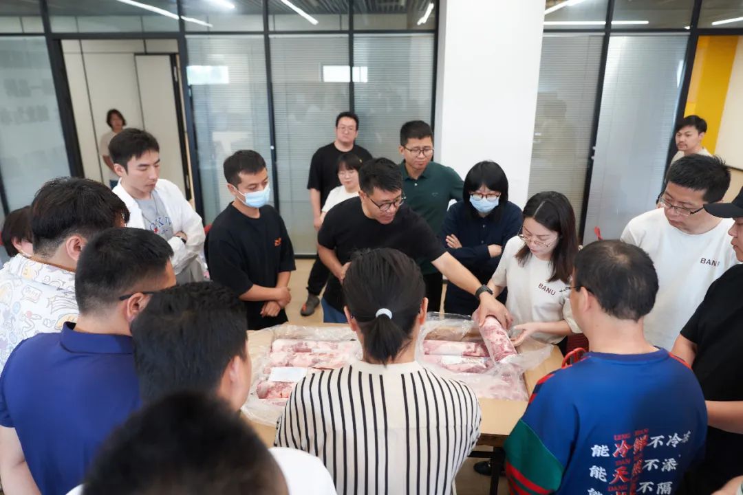 首次公开谈论“超岛”事件，杜中兵“产品主义”的坦诚与传承