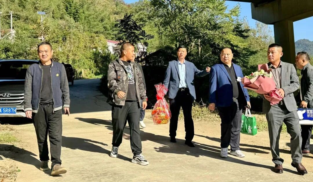 梅山苏畈这个家庭来“贵人”了-小辉娱乐网