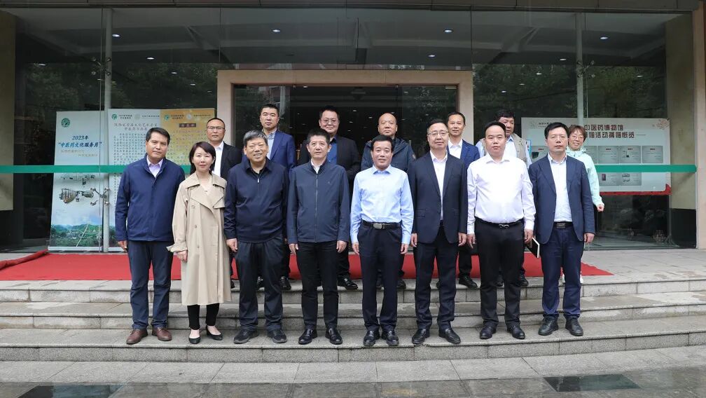 一方制药总经理张军赴陕西中医药大学考察交流-小辉娱乐网