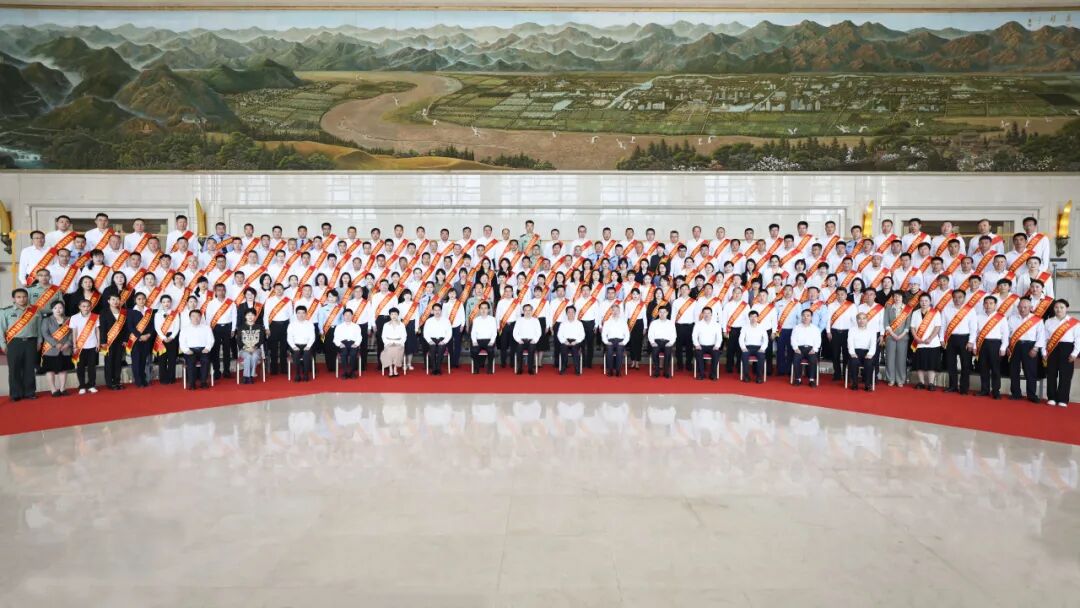 全区第九次民族团结进步表彰大会在银川召开 梁言顺讲话 张雨浦主持 陈雍庄严出席-小辉娱乐网