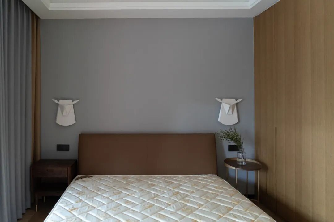 太抢眼！130㎡现代简约风收纳满满，卧室颜色真的绝！-小辉娱乐网