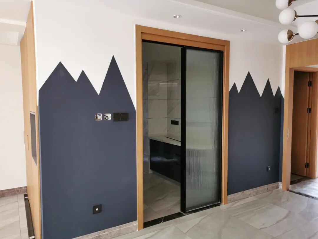 太抢眼！130㎡现代简约风收纳满满，卧室颜色真的绝！-小辉娱乐网