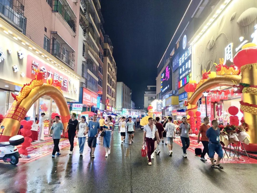 人从众叕，好热闹！“庆中秋·贺国庆”村尾村国庆氛围感拉满！