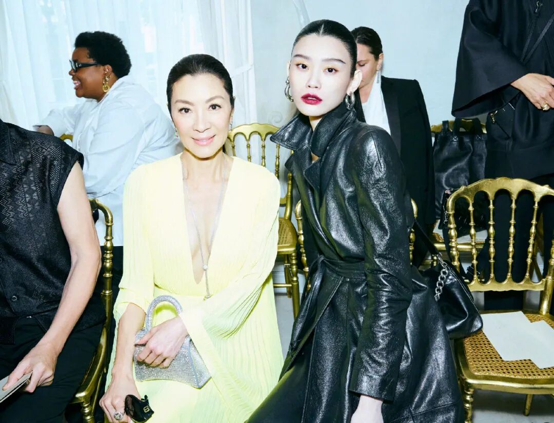 何猷君奚梦瑶“甜”上热搜，网友：MIT留学精英的最强大脑“垮”了…-小辉娱乐网