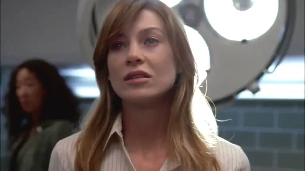 故事以女主格蕾工作的病院为配景,讲述她若何从一枚普通俗通的实习