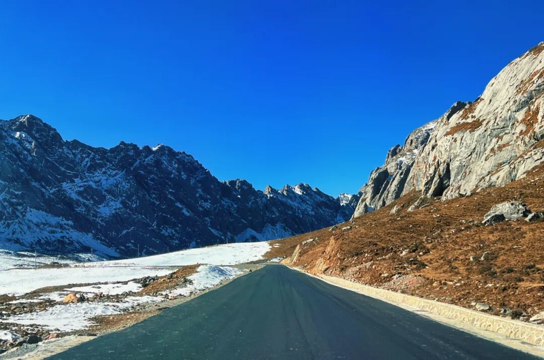 升级！洛克之路（迭部段）完成铺油
