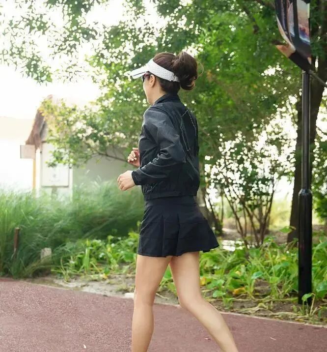 51岁歌手孙悦参加天津马拉松!-小辉娱乐网