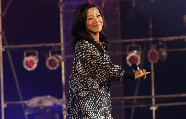 51岁歌手孙悦参加天津马拉松！-小辉娱乐网